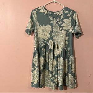 Light green floral dress . EUC